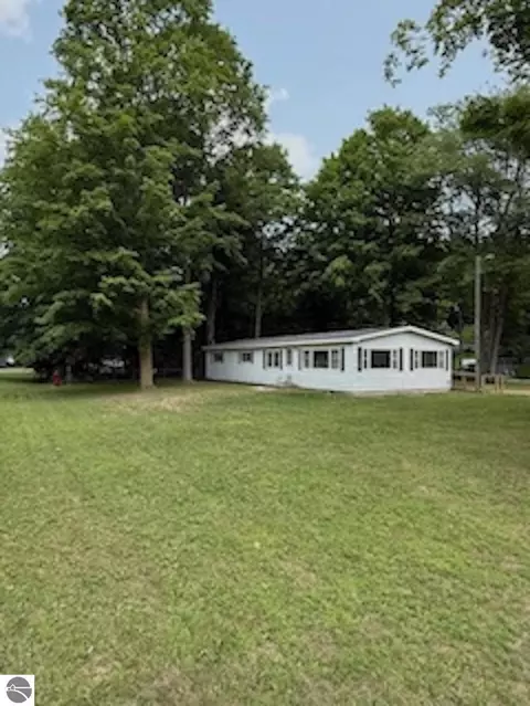 2839 W Ironwood, Traverse City, MI 49685