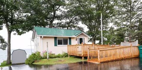 1396 Us-23, East Tawas, MI 48730
