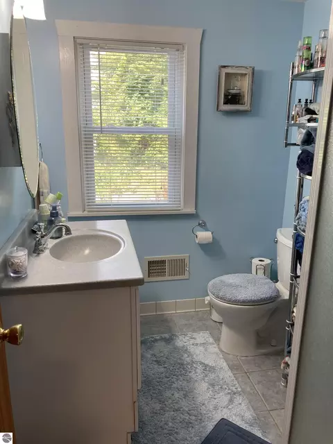 Bath - 3548 Lakeside Dr, Lupton, MI 48635 photo 3 of 4