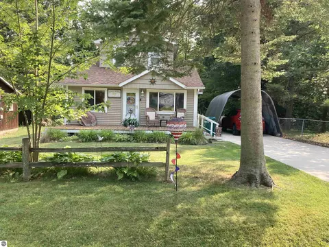 Exterior - 3548 Lakeside Dr, Lupton, MI 48635 photo 1 of 10