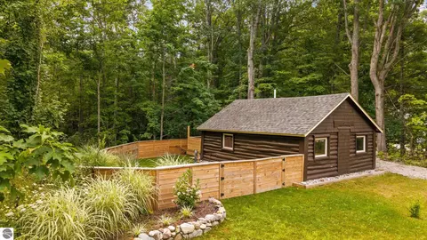 302 N Boyd St, Fife Lake, MI 49633