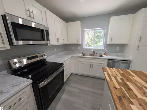 Kitchen - 229 Water St, Au Gres, MI 48703 photo 4 of 4