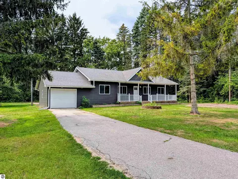 Exterior - 229 Water St, Au Gres, MI 48703 photo 2 of 14
