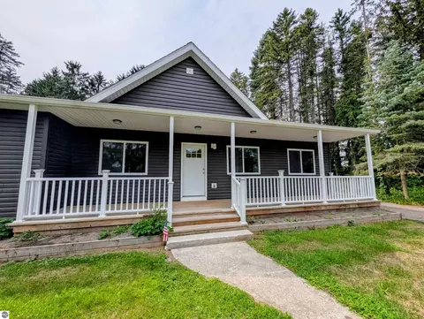 Exterior - 229 Water St, Au Gres, MI 48703 photo 3 of 14