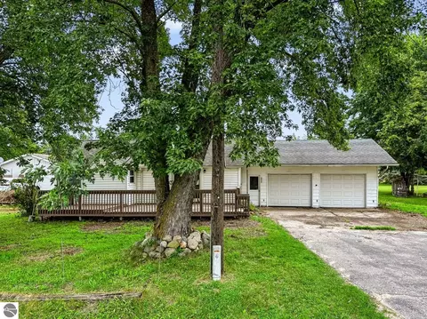 4334 N Mission Rd, Rosebush, MI 48878