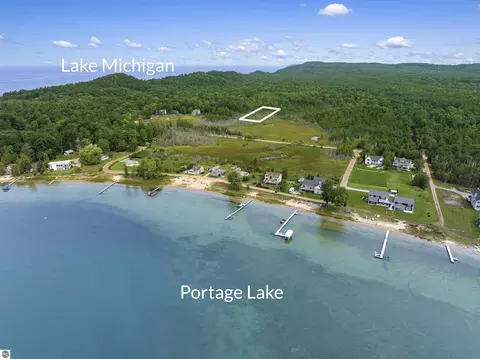 0 Seymour St, Onekama, MI 49675