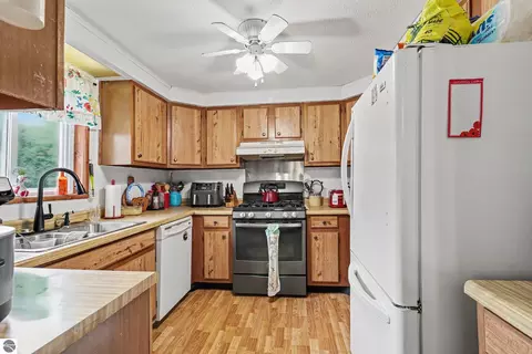 Kitchen - 1278 N Waldron Rd, Crystal, MI 48818 photo 1 of 2