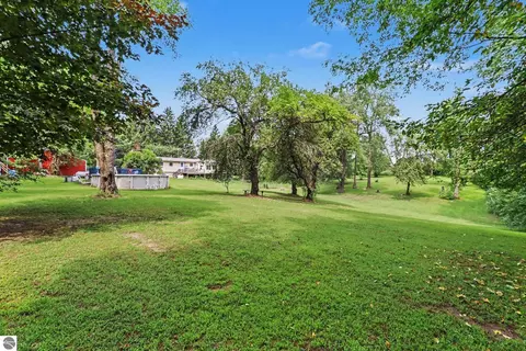 Exterior - 1278 N Waldron Rd, Crystal, MI 48818 photo 4 of 9