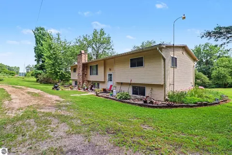 Exterior - 1278 N Waldron Rd, Crystal, MI 48818 photo 9 of 9