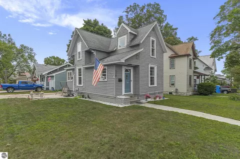 328 Howard St, Cadillac, MI 49601