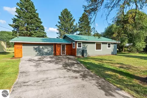 748 7th St, East Jordan, MI 49727