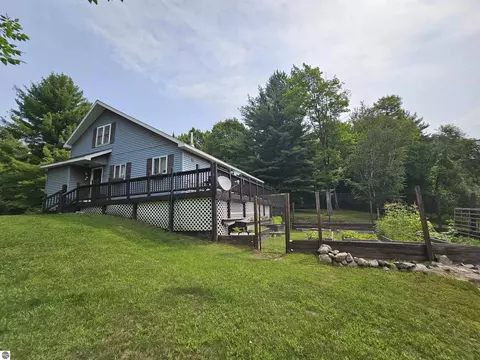 2371 W Rainbow, Mcbain, MI 49657