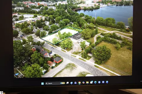 723 Lake Ave, Traverse City, MI 49684