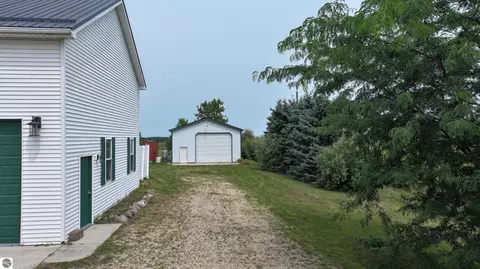 Exterior - 1190 Arthur, Remus, MI 49340 photo 5 of 16