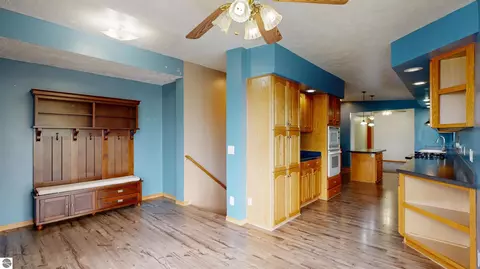 Entry Way - 1190 Arthur, Remus, MI 49340 photo 3 of 3