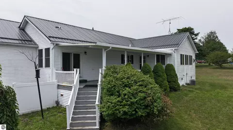 Exterior - 1190 Arthur, Remus, MI 49340 photo 6 of 16