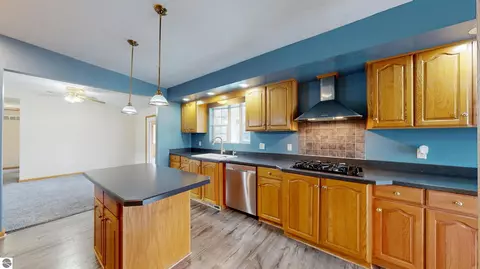 Kitchen - 1190 Arthur, Remus, MI 49340 photo 2 of 4