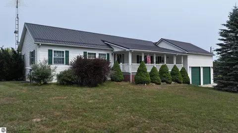 1190 Arthur, Remus, MI 49340