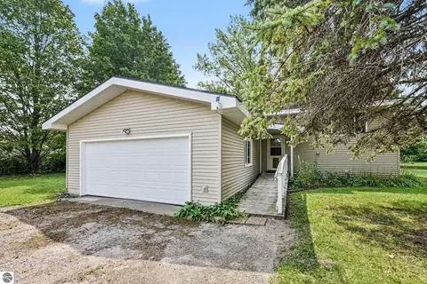 5431 Brentwood St, Grawn, MI 49637