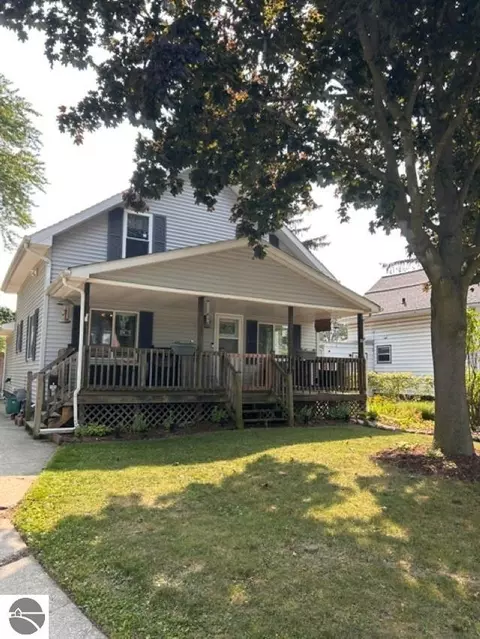 108 Grove Ave, Alma, MI 48801