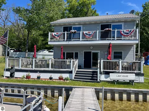 1516 Forest, Harrison, MI 48625