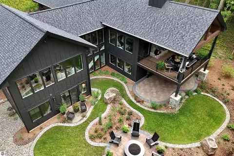 11269 Cedar Valley Ridge Dr, Traverse City, MI 49684