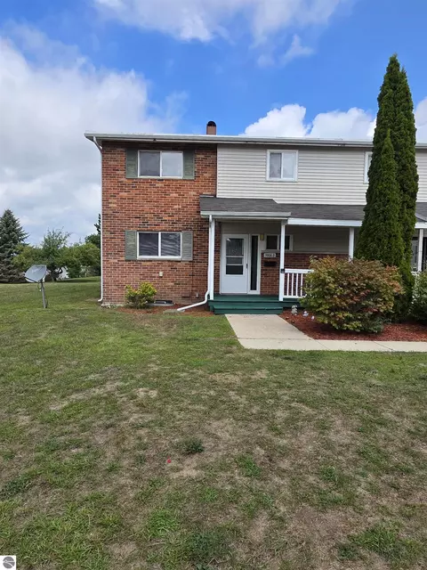 9806 Minnesota St # B, Oscoda, MI 48750