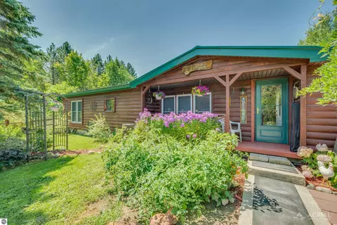 4917 Deckerville Rd, Lupton, MI 48635