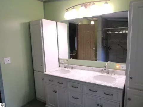 Bath - 4917 Deckerville Rd, Lupton, MI 48635 photo 2 of 3