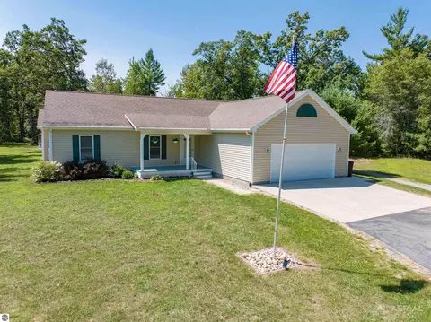 4809 E County Line Rd, South Branch, MI 48761