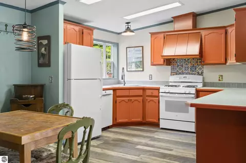 Kitchen - 3652 S Schomberg Rd, Cedar, MI 49621 photo 4 of 6