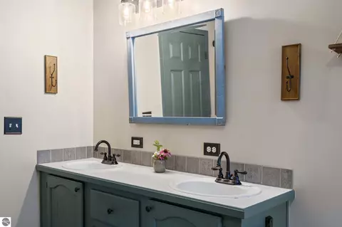 Bath - 3652 S Schomberg Rd, Cedar, MI 49621 photo 3 of 7