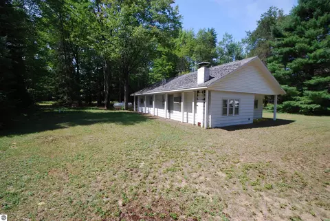 Exterior - 5295 Cedar Lake Rd, Gladwin, MI 48624 photo 2 of 19