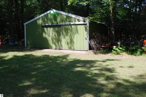 Exterior - 5295 Cedar Lake Rd, Gladwin, MI 48624 photo 3 of 19