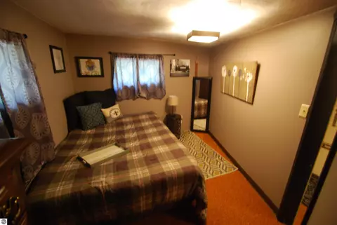 Bedroom - 5295 Cedar Lake Rd, Gladwin, MI 48624 photo 4 of 4