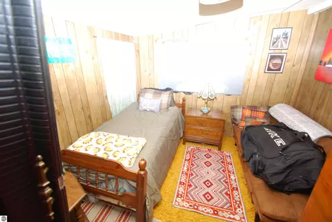 Bedroom - 5295 Cedar Lake Rd, Gladwin, MI 48624 photo 1 of 4
