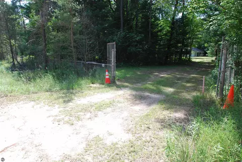 Exterior - 5295 Cedar Lake Rd, Gladwin, MI 48624 photo 19 of 19