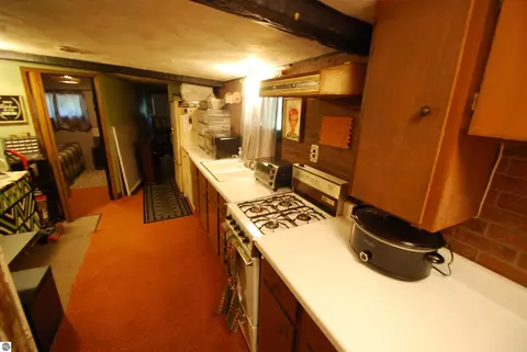 Kitchen - 5295 Cedar Lake Rd, Gladwin, MI 48624 photo 1 of 2
