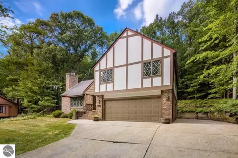 3706 Holiday View Rd, Traverse City, MI 49686