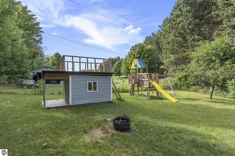 Exterior - 7481 E Lincoln Rd, Cedar, MI 49621 photo 6 of 15