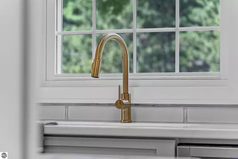 Kitchen - 7481 E Lincoln Rd, Cedar, MI 49621 photo 3 of 7