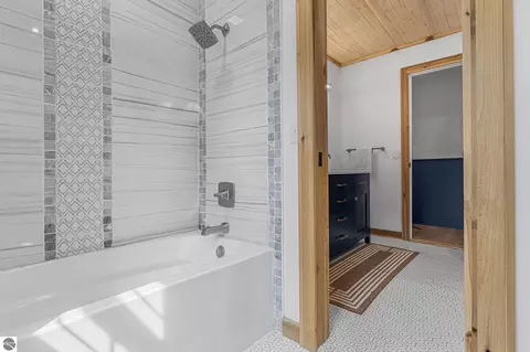 Bath - 7481 E Lincoln Rd, Cedar, MI 49621 photo 5 of 6