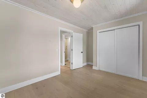 Bedroom - 7481 E Lincoln Rd, Cedar, MI 49621 photo 2 of 6