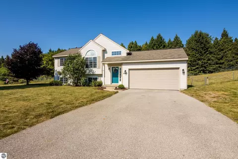 4643 Rokos Ct, Traverse City, MI 49685