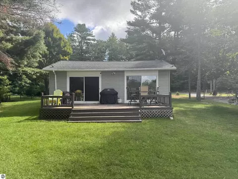 3048 Woodcock Way, Prudenville, MI 48651