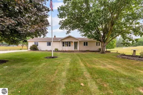 12789 12 Mile Rd, South Lyon, MI 48178