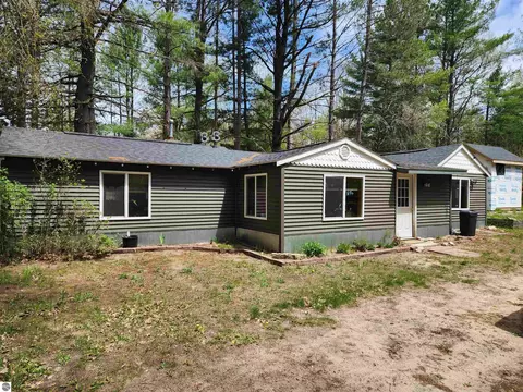 230 E Bear Lake Rd, Kalkaska, MI 49646