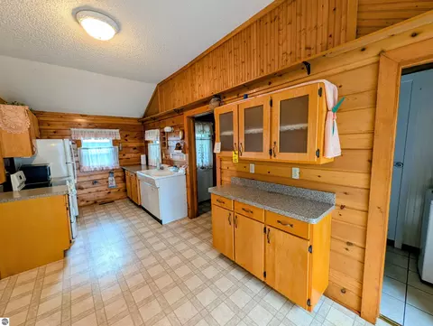 Kitchen - 5430 E 9th St, Au Gres, MI 48703 photo 2 of 4