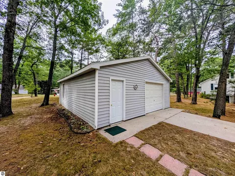 Exterior - 5430 E 9th St, Au Gres, MI 48703 photo 9 of 16