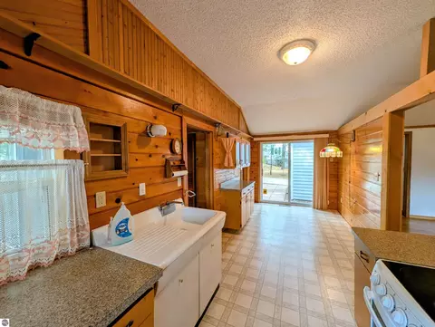 Entry Way - 5430 E 9th St, Au Gres, MI 48703 photo 1 of 1